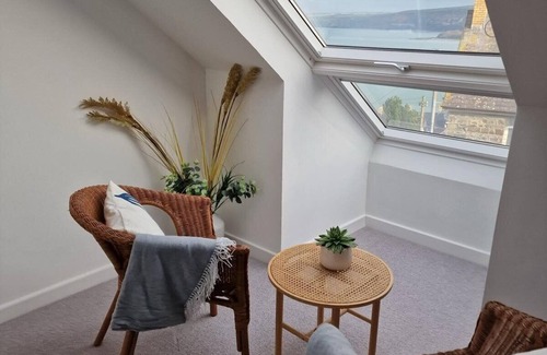 New Quay House | Stunning New Quay House, Dog-Friendly, Sleeps 10, with Convenient Parking for Perfect Getaways