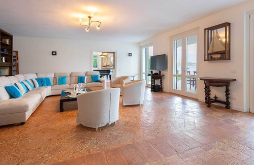 Calozzo Villa | Stunning new villa with pool and beach access at Lake Como! - Villa Angelina