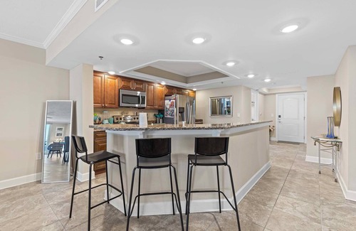 Ocean View Halifax Estates Condo | 🌊Stunning Oceanfront-Balcony-Pool+Hot Tub-DiMucci Tower 201🌊