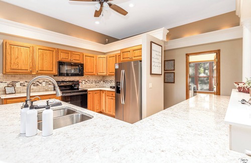 The Galena Territory House | Stunning on South Golf Course; Golden Tee, Patio TV, Fire Pit, Hot Tub & More!
