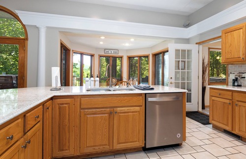 The Galena Territory House | Stunning on South Golf Course; Golden Tee, Patio TV, Fire Pit, Hot Tub & More!