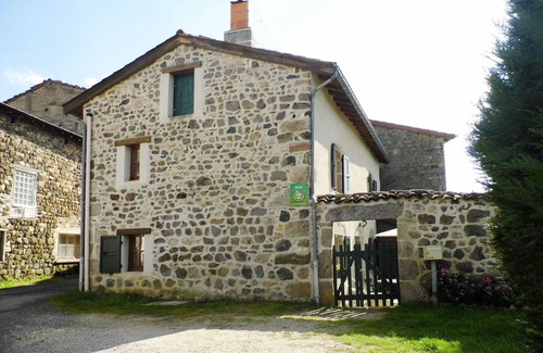 Saint-Julien-d'Ance House | Stunning private villa for 6 guests with WIFI, TV, terrace, pets allowed and parking