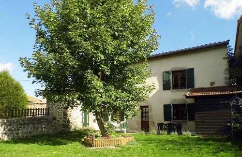 Saint-Julien-d'Ance House | Stunning private villa for 6 guests with WIFI, TV, terrace, pets allowed and parking