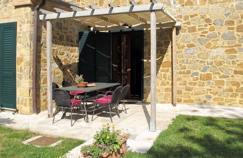Castel San Gimignano House | Stunning private villa for 8 people with private pool, WIFI, TV, patio and parking