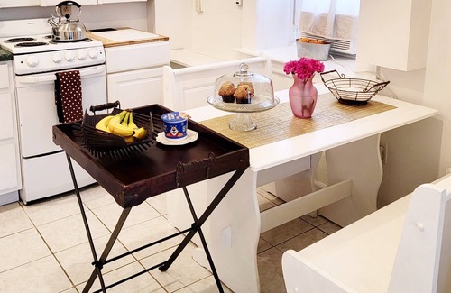 Port Ewen Apartment | Stunning, Panoramic Riverview in Victorian Home