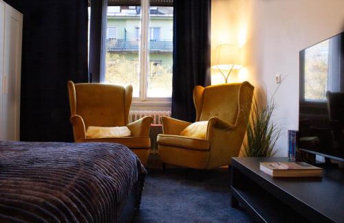 Ujlipotvaros Apartment | Stunning Parkside View - Unwind at ParkLane