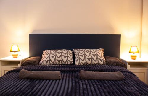 Ujlipotvaros Apartment | Stunning Parkside View - Unwind at ParkLane