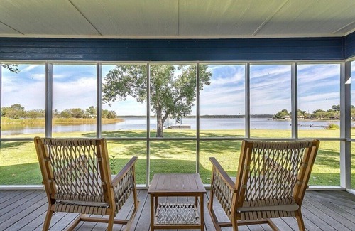 Graford House | Stunning PK Waterfront Home| Private Beach Entry| Private Dock|Game Room|Hot Tub