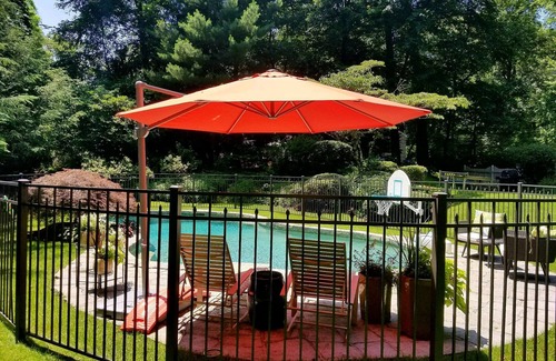 Westport House | STUNNING POOL & SCREENED PORCH! Private home, close to EVERYTHING!