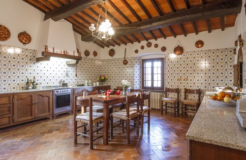 Gaiole in Chianti Villa | Stunning private villa for 12 guests with A/C, WIFI, private pool, TV and parking