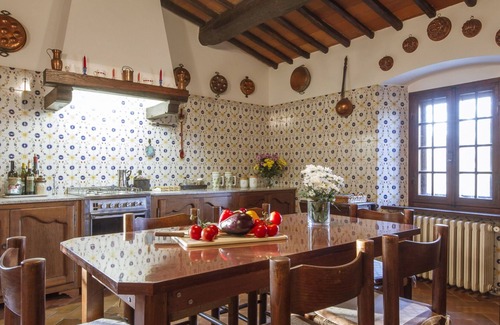 Gaiole in Chianti Villa | Stunning private villa for 12 guests with A/C, WIFI, private pool, TV and parking