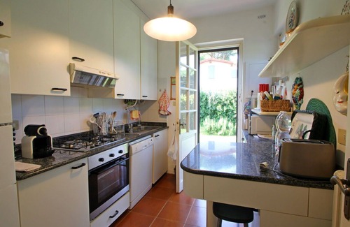 Ronchi Villa | Stunning private villa with WIFI, A/C, TV, pets allowed and parking, close to Forte Dei Marmi