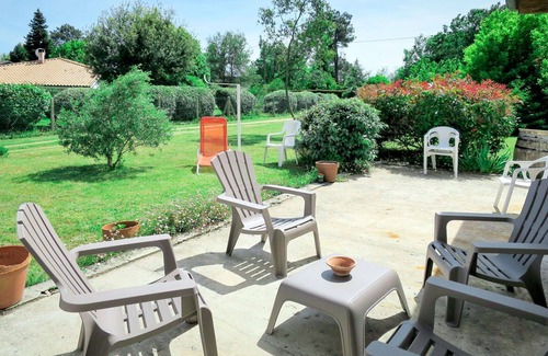 Gaillan-en-Medoc House | Stunning private villa for 6 guests with WIFI, private pool, TV, terrace and parking