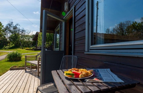 Brazzacott House | Stunning private villa for 4 guests with WIFI, TV, terrace, pets allowed, panoramic view and par.