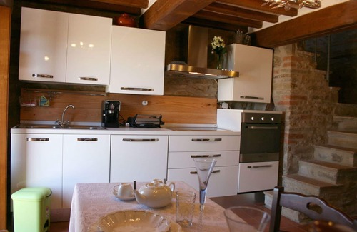 Subbiano Villa | Stunning private villa for 2 people with private pool, A/C, WIFI, TV and parking, close to Arezzo