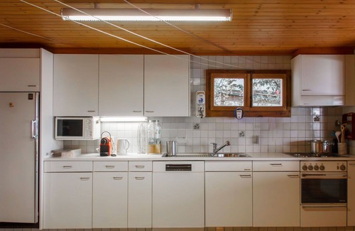 Aran House | Stunning private villa for 8 guests with TV, terrace and panoramic view