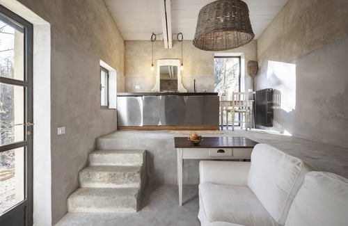 Loro Ciuffenna Villa | Stunning private villa for 12 people with private pool, WIFI, A/C, TV and patio