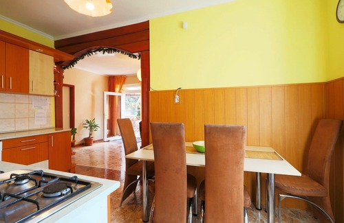 Koroshegy House | Stunning private villa for 8 guests with A/C, WIFI, TV, patio, pets allowed and parking