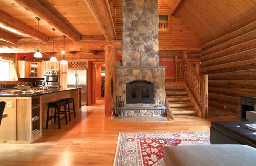 North Pole House | Stunning Private Lodge, Sauna