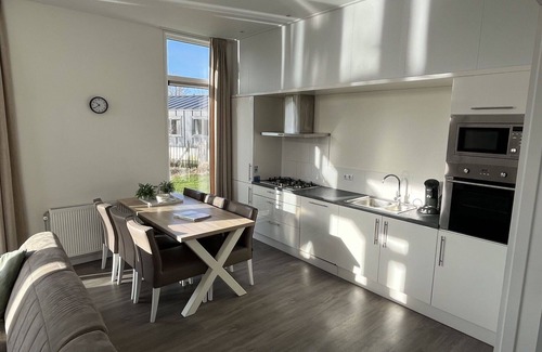 Municipality of Hellevoetsluis House | Stunning private villa for 6 guests with WIFI, TV, terrace and parking