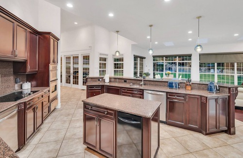 Wading River House | STUNNING PRIVATE OASIS 25 MINS TO WESTHAMPTON! BEACH!!
