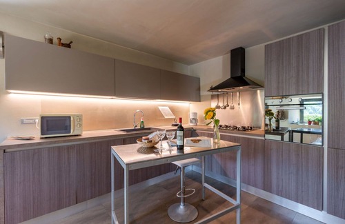 Bossolasco House | Stunning private villa for 6 people with private pool, WIFI, TV, patio and pets allowed