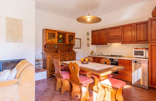Trezzone House | Stunning private villa for 4 people with WIFI, TV, patio and parking