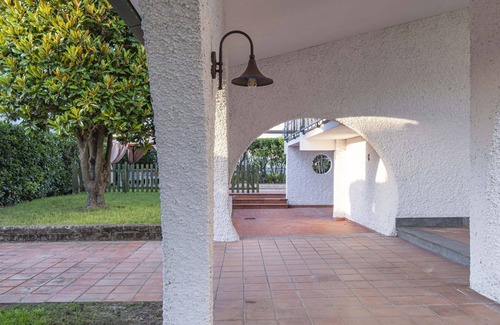 San Donato Villa | Stunning private villa for 15 guests with private pool, hot tub, WIFI, TV, patio and parking
