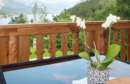 Grundlsee House | Stunning private villa for 6 guests with WIFI, TV, terrace and parking