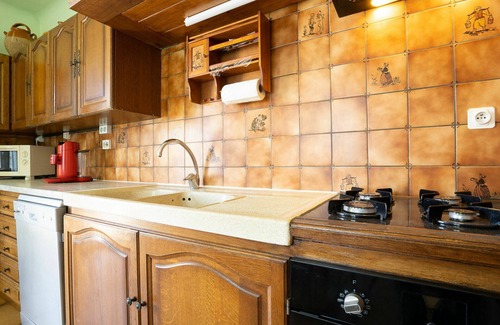 Arcangues House | Stunning private villa for 8 people with private pool, WIFI, TV, terrace, pets allowed and parking