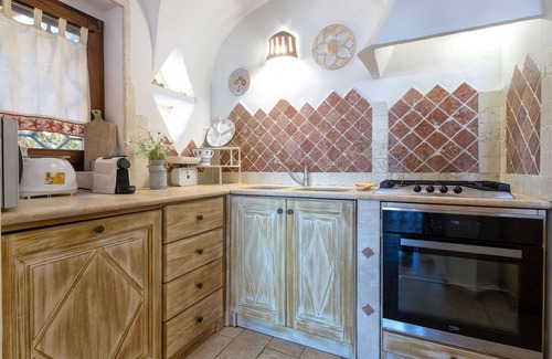 Cannigione House | Stunning private villa for 8 people with A/C, WIFI, TV, patio, pets allowed and parking