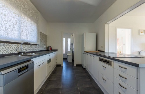 Creixell House | Stunning private villa for 12 people with A/C, WIFI, private pool, TV, patio and pets allowed