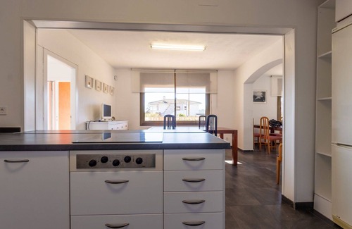 Creixell House | Stunning private villa for 12 people with A/C, WIFI, private pool, TV, patio and pets allowed