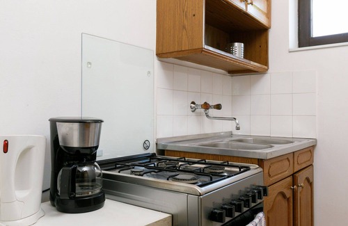 Balatonalmadi House | Stunning private villa with private pool, WIFI, A/C, TV, patio, pets allowed and parking