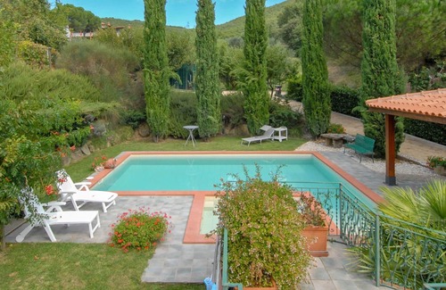 Casalini Villa | Stunning private villa for 7 people with WIFI, private pool, TV, patio, pets allowed and parking