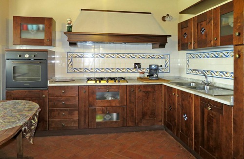 Toiano House | Stunning private villa with hot tub, WIFI, A/C, private pool, TV, patio, pets allowed and parking