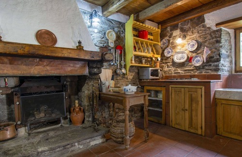 San Marcello Pistoiese House | Stunning private villa for 7 people with WIFI, private pool, TV, terrace, pets allowed and parking
