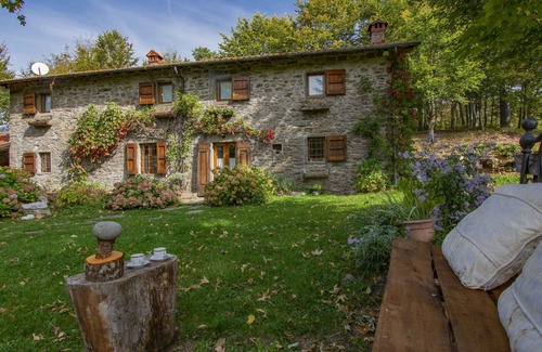 San Marcello Pistoiese House | Stunning private villa for 7 people with WIFI, private pool, TV, terrace, pets allowed and parking