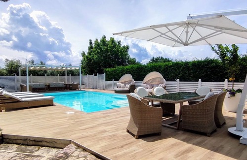 Vasto Villa | Stunning private villa for 10 guests with private pool, A/C, WIFI, TV, panoramic view and parking