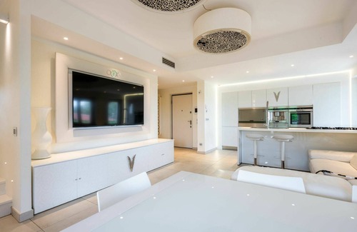 Settime House | Stunning private villa for 11 guests with WIFI, private pool, A/C, TV, terrace and parking