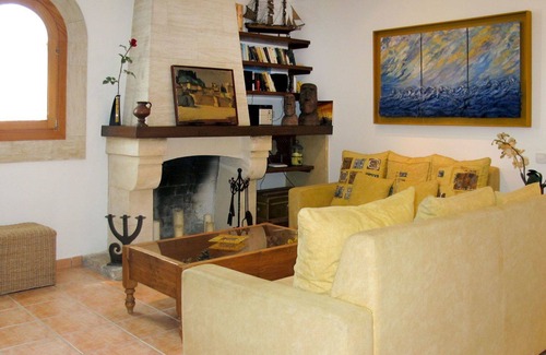 Muro House | Stunning private villa for 6 people with WIFI, A/C, private pool, TV and terrace