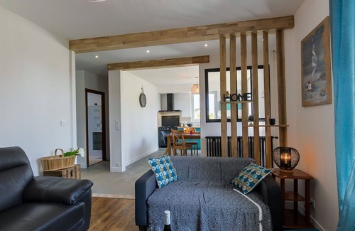 Plougasnou House | Stunning private villa for 6 people with WIFI, TV, pets allowed and parking
