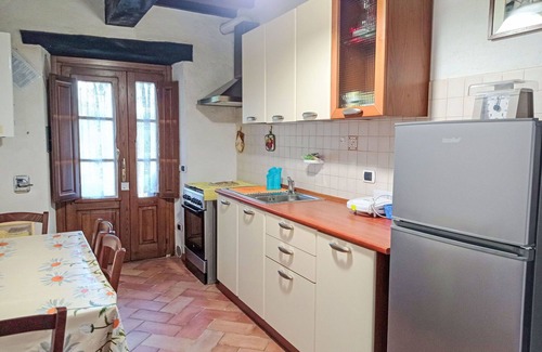 Pieve di Chio Villa | Stunning private villa for 8 guests with WIFI, private pool, patio, pets allowed and parking