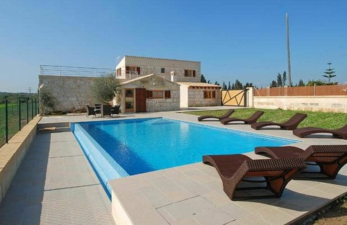 Llubi Villa | Stunning private villa with private pool, A/C, WIFI, TV, terrace, pets allowed and parking