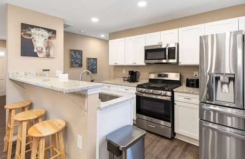 Vance Jackson House | Stunning Recently Renovated 4Bdrm Home in San Antonio