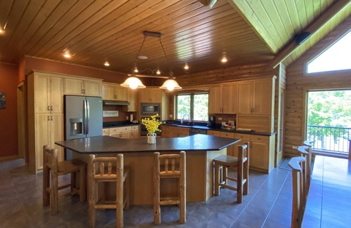 Alexandria House | Stunning, relaxing home on Lake Carlos perfect for your vacation