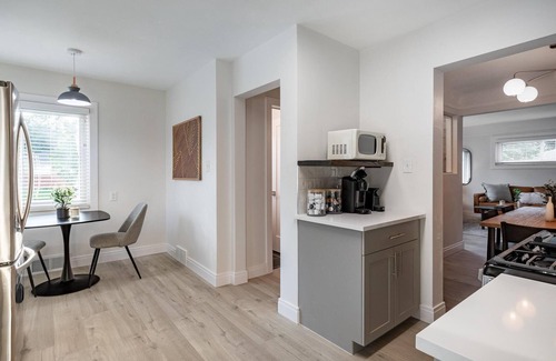 Oak Park House | Stunning, Renovated 4BR/3.5BA with Backyard!