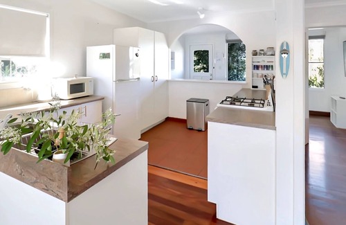 Scotts Head House | Stunning Retreat with Ocean Views