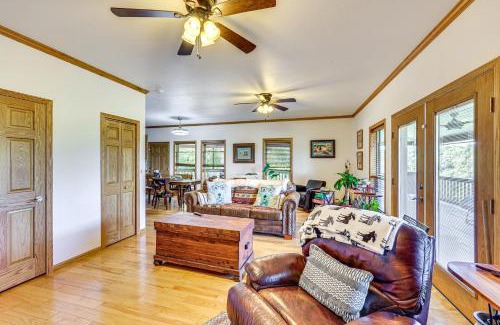 Centerville House | Stunning River Views Pet-Friendly Home in London!