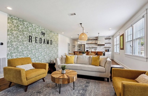 Faubourg Lafayette House | Stunning Rooftop Home with Incredible City VIEWS